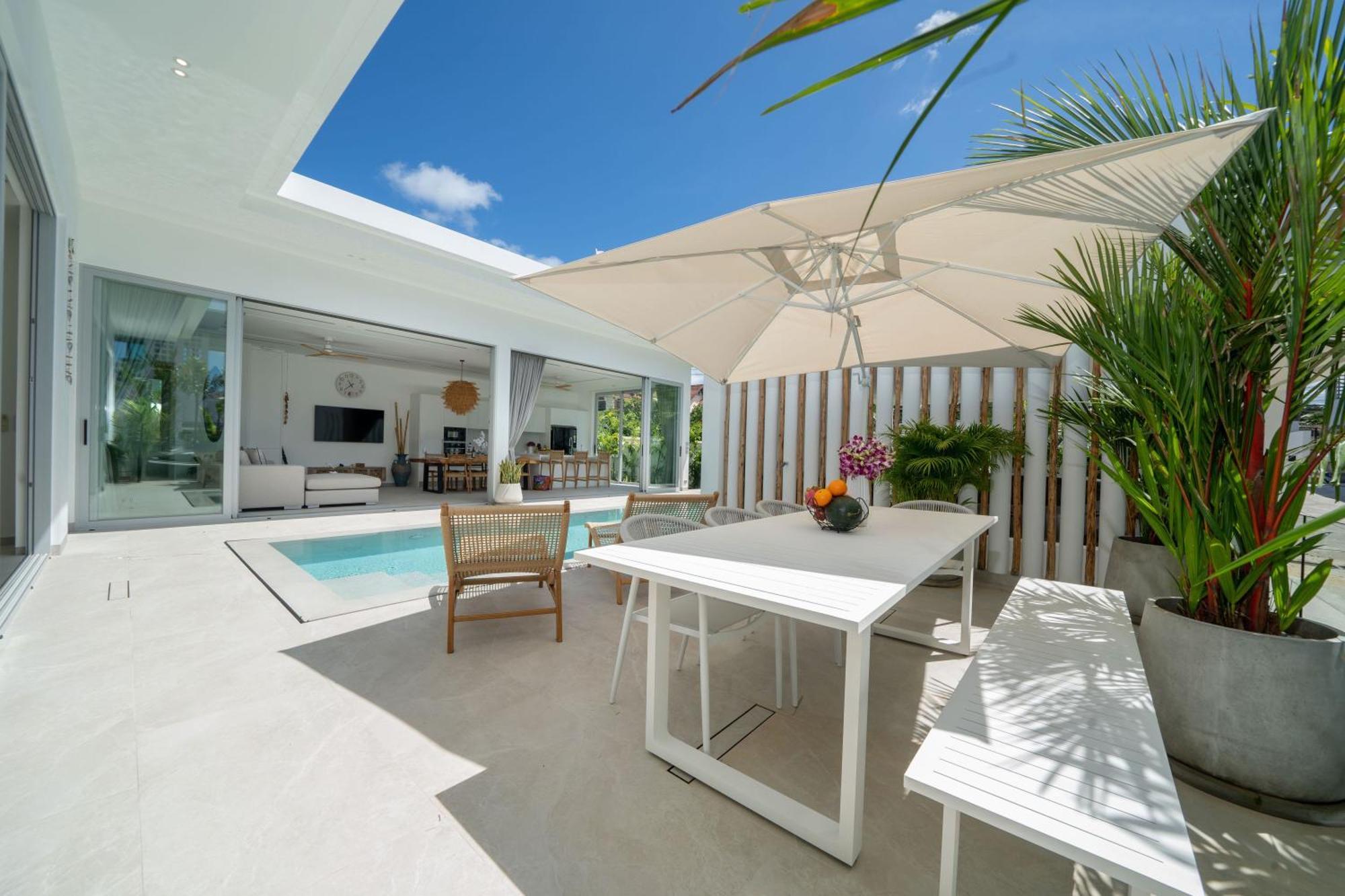 Vila Tropical Brand New 4br Pool Mina, Just 5 Min Drive From Naiharn